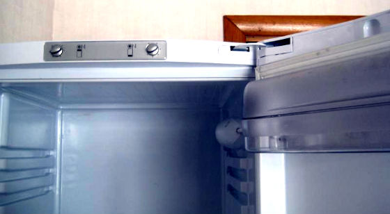 Перевесить двери холодильника в Пушкино | Вызов мастера по холодильникам на дом